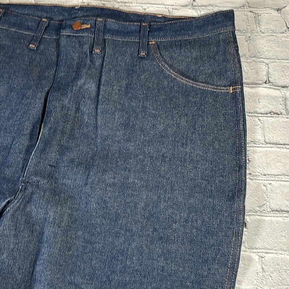 Wrangler Cowboy Cut Boot Jean Rigid - Regular Classic Fit straight 46x30 945NAV - Picture 13 of 16